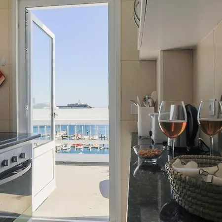 Guestready - Marina View Floor With Terrace Apartman