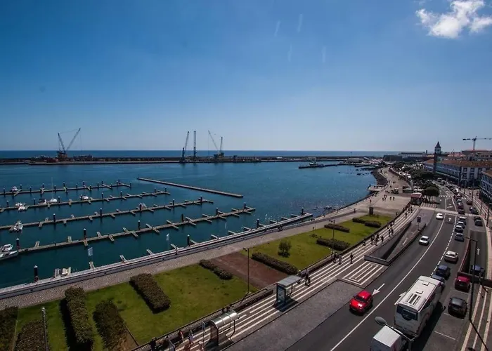 Guestready - Marina View Floor With Terrace * Ponta Delgada