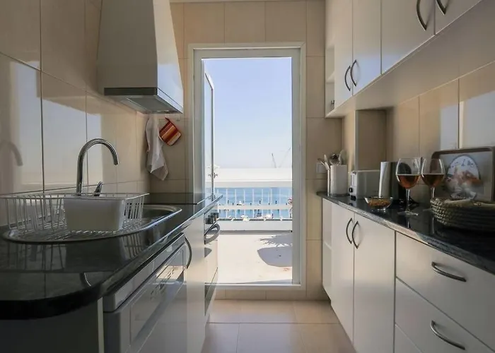 아파트 Guestready - Marina View Floor With Terrace *